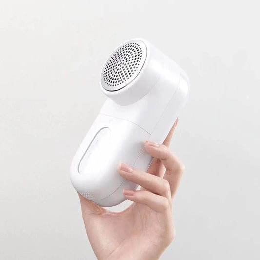 Portable Fluff Pellet Remover for Clothes.